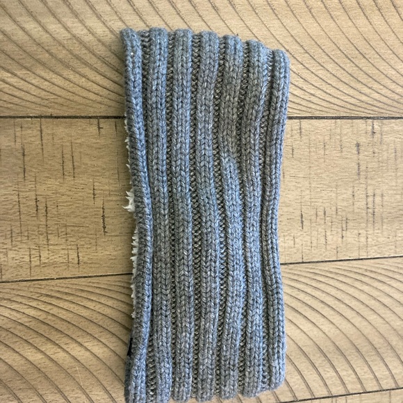 Gray Knitted Women’s Headband - Picture 3 of 3